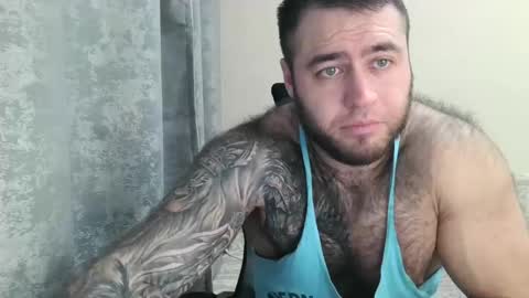 Snapshot of aaron_royal chatting on December 15, 2025, 5:50 pm Davin tayl online show from December 15, 2025, 5:50 pm