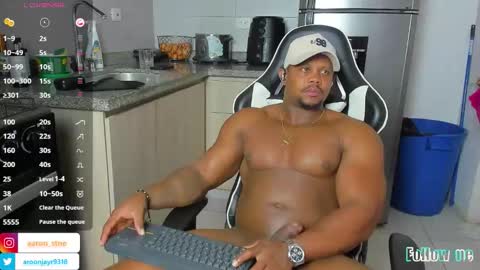 Snapshot of aaron_st chatting on December 21, 2025, 2:02 pm Aaron online show from December 21, 2025, 2:02 pm