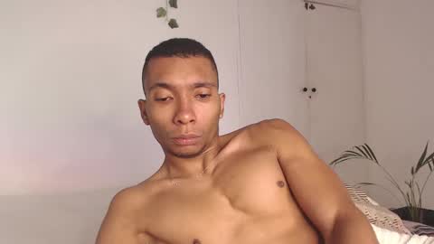 Snapshot of aaronblack1_ chatting on February 17, 2025, 2:04 pm Heyy my name is Aaron online show from February 17, 2025, 2:04 pm