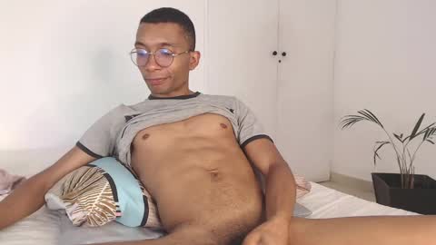 Snapshot of aaronblack1_ chatting on February 23, 2025, 5:34 am Heyy my name is Aaron online show from February 23, 2025, 5:34 am