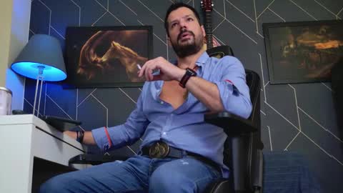 Aaron online show from October 27, 2025, 5:00 am