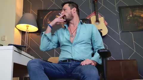 Snapshot of aaronbomer chatting on December 21, 2025, 2:13 pm Aaron online show from December 21, 2025, 2:13 pm