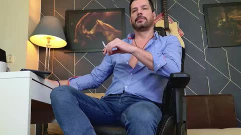 Snapshot of aaronbomer chatting on December 23, 2025, 8:12 am Aaron online show from December 23, 2025, 8:12 am