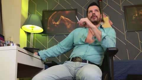 Snapshot of aaronbomer chatting on January 10, 2026, 9:41 pm Aaron online show from January 10, 2026, 9:41 pm