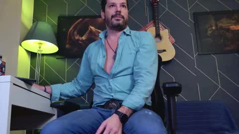 Snapshot of aaronbomer chatting on January 16, 2026, 9:41 pm Aaron online show from January 16, 2026, 9:41 pm