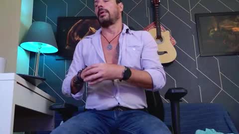 Snapshot of aaronbomer chatting on February 20, 2026, 6:37 am Aaron online show from February 20, 2026, 6:37 am