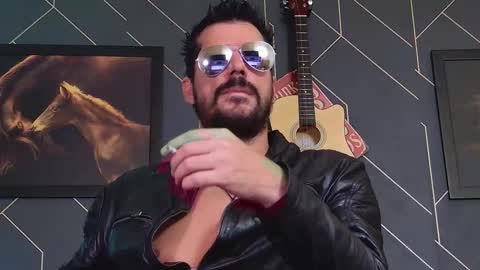 Snapshot of aaronbomer chatting on March 5, 2026, 5:58 am Aaron online show from March 5, 2026, 5:58 am