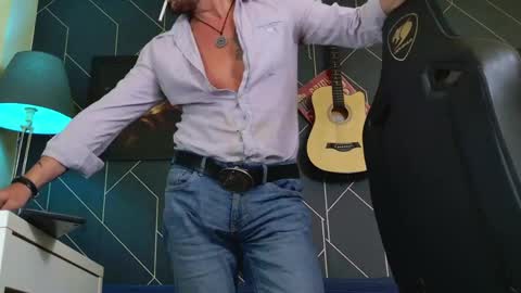 Snapshot of aaronbomer chatting on March 7, 2026, 2:58 pm Aaron online show from March 7, 2026, 2:58 pm