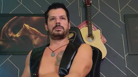 Snapshot of aaronbomer chatting on March 8, 2026, 6:01 pm Aaron online show from March 8, 2026, 6:01 pm