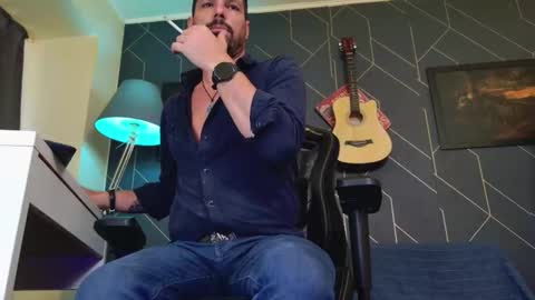 Snapshot of aaronbomer chatting on March 25, 2026, 3:29 pm Aaron online show from March 25, 2026, 3:29 pm