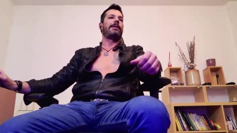 Snapshot of aaronbomer chatting on April 11, 2026, 7:51 pm Aaron online show from April 11, 2026, 7:51 pm