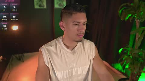 Snapshot of aaronfox_ chatting on April 11, 2026, 11:31 pm AARON online show from April 11, 2026, 11:31 pm