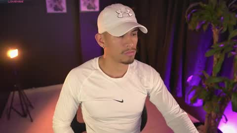 Snapshot of aaronfox_ chatting on April 22, 2026, 12:57 am AARON online show from April 22, 2026, 12:57 am