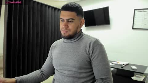 ig aaron hunter123 online show from March 10, 2026, 1:16 pm