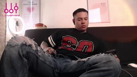 Snapshot of aaronsmith2_ chatting on December 20, 2024, 10:11 pm aaronsmith2_ online show from December 20, 2024, 10:11 pm