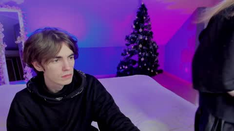 Snapshot of aataraxx chatting on December 8, 2024, 8:20 am Fiona and Harry online show from December 8, 2024, 8:20 am