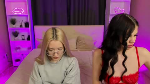 Snapshot of aataraxx chatting on December 20, 2024, 9:17 pm Fiona and Harry online show from December 20, 2024, 9:17 pm