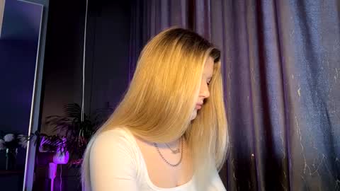 Snapshot of abbeyducklow chatting on December 2, 2025, 9:25 am Abbi online show from December 2, 2025, 9:25 am