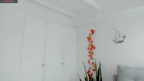 Snapshot of abbyada chatting on November 19, 2025, 2:50 pm Laura online show from November 19, 2025, 2:50 pm