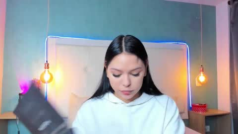 Abby Dixon  online show from March 6, 2026, 12:12 pm