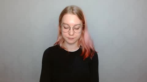 Snapshot of abbymoore__ chatting on December 14, 2024, 12:55 pm Abby Lovense is active online show from December 14, 2024, 12:55 pm