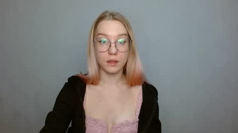 Snapshot of abbymoore__ chatting on January 4, 2025, 12:27 pm Abby Lovense is active online show from January 4, 2025, 12:27 pm