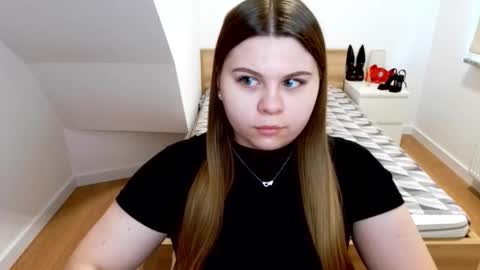 abbyvibe online show from December 2, 2025, 9:47 am