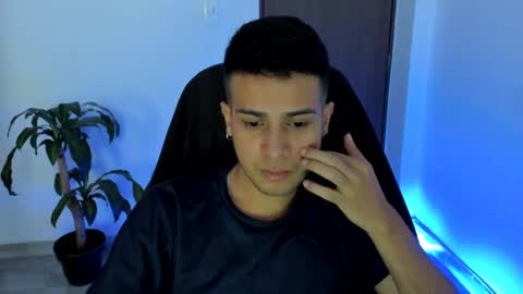 Independence model AbelAsburgo online show from October 11, 2025, 8:07 pm