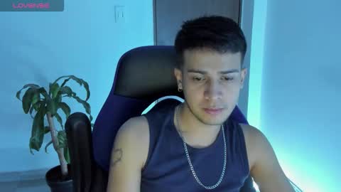 Independence model AbelAsburgo online show from November 3, 2025, 12:57 am