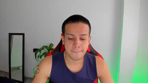 Independence model AbelAsburgo online show from February 8, 2026, 10:46 pm