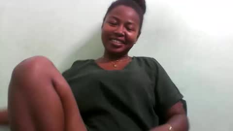 Snapshot of abella677022 chatting on February 19, 2026, 11:39 am abella677022 online show from February 19, 2026, 11:39 am