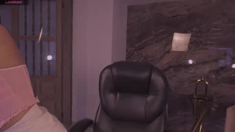  Abella  online show from October 28, 2025, 1:03 pm