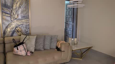  Abella  online show from March 4, 2026, 1:17 pm