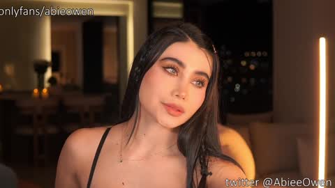 abie_owen online show from November 22, 2025, 11:37 pm