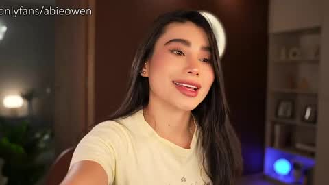 Snapshot of abie_owen chatting on May 10, 2026, 10:26 pm abie_owen online show from May 10, 2026, 10:26 pm
