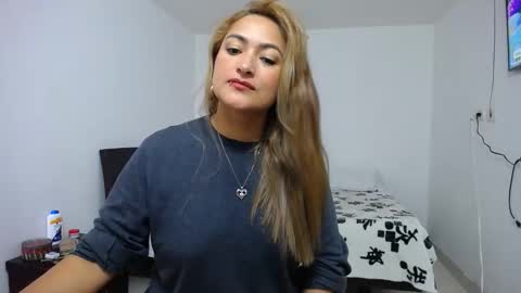 ximena online show from December 1, 2025, 12:54 pm