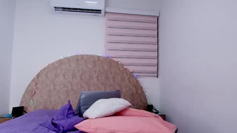 Abigail online show from December 4, 2025, 2:54 am