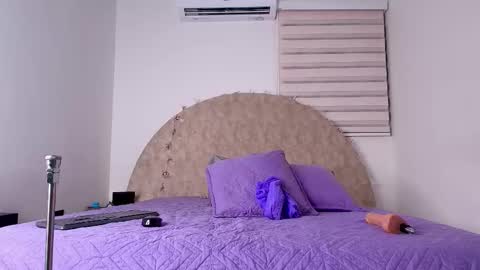 Abigail online show from December 17, 2025, 3:01 am