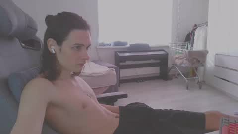 hi  cum in pvt noi extra tip online show from March 2, 2025, 9:42 am