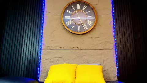 Snapshot of abravanel_sefardi chatting on May 1, 2026, 5:28 pm Abrovanel online show from May 1, 2026, 5:28 pm
