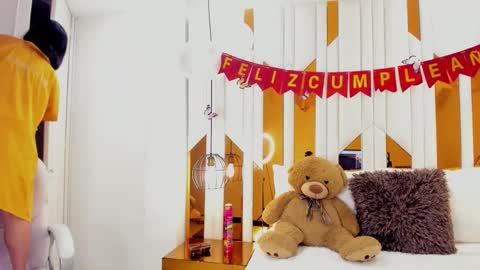 Snapshot of abril_cooper11 chatting on November 14, 2025, 9:35 pm abril_cooper11 online show from November 14, 2025, 9:35 pm