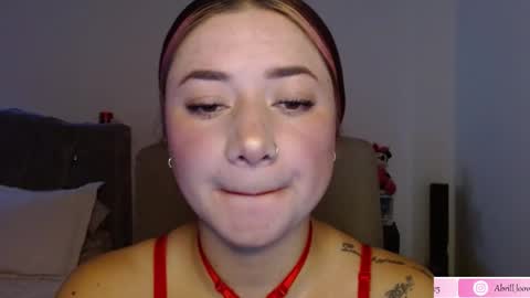 Snapshot of abril_lovee2 chatting on February 14, 2025, 7:44 pm Abril online show from February 14, 2025, 7:44 pm