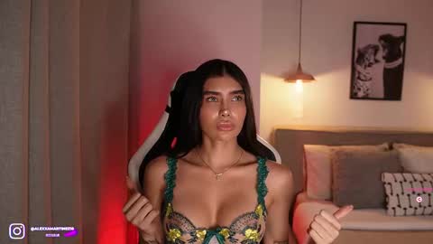 Snapshot of abril_w18 chatting on March 26, 2026, 11:32 pm My name is Alexa. Please say hello I like to chat with you. If you have requests please use tip online show from March 26, 2026, 11:32 pm