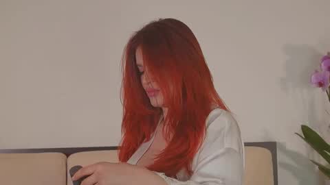 Abril Colls online show from February 16, 2026, 8:16 pm