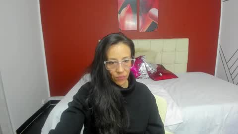 Snapshot of abrillee1 chatting on February 28, 2025, 10:50 pm ABRIL online show from February 28, 2025, 10:50 pm