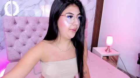 Abril online show from April 7, 2026, 11:54 am