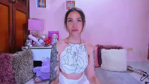 Abril online show from July 10, 2026, 7:23 am