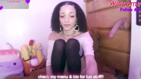 Peach online show from November 19, 2025, 5:07 am