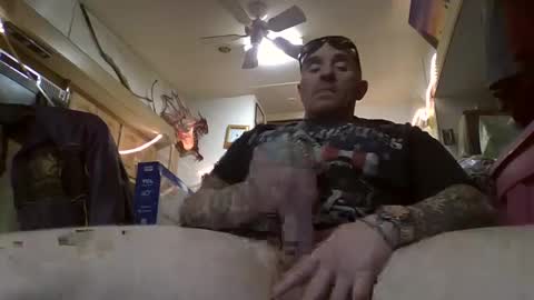 Snapshot of act_right_dub420 chatting on January 4, 2025, 3:28 pm act_right_dub420 online show from January 4, 2025, 3:28 pm