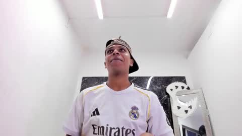 ada_brooke online show from November 20, 2025, 2:01 am